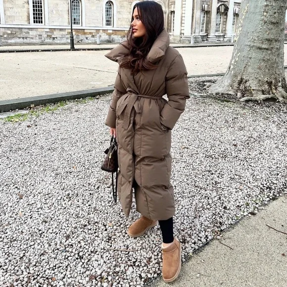 🐪 NEW WITH TAGS 🐪 Uggs Classic Ultra Mini size US 9 - Picture 1 of 13